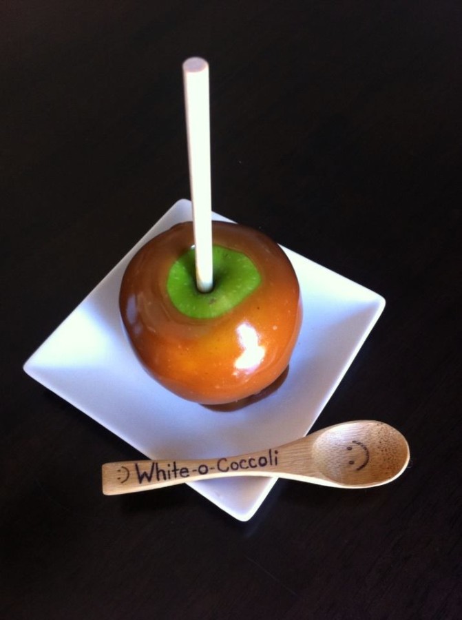 Homemade Caramel Apples! Delicious and Easy